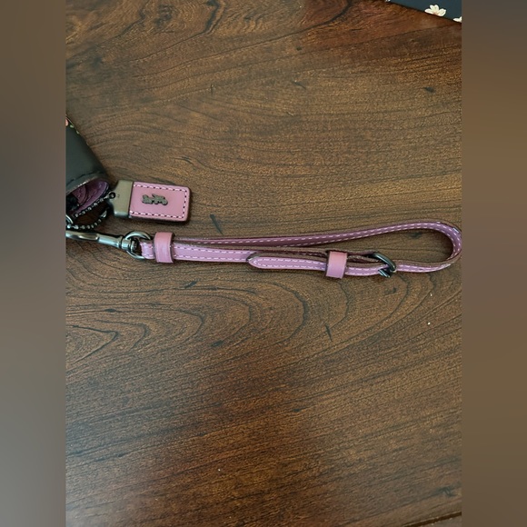 🎉🎉HP🎉🎉Coach 1941 exclusive Wristlet - Picture 8 of 8